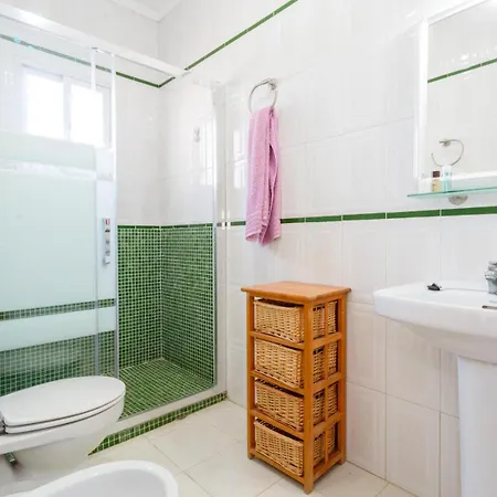 Casa Postas I קוניל דה לה פרונטרה